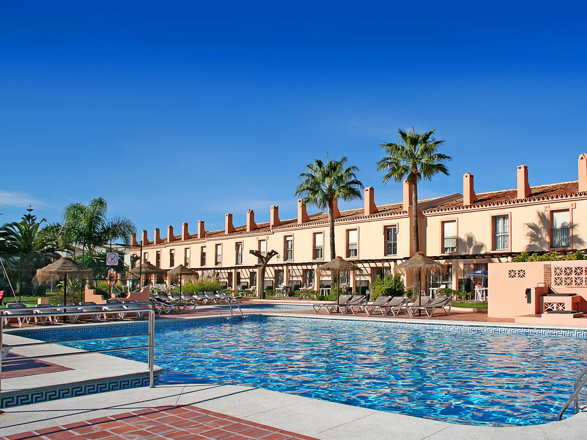Ramada Hotel & Suites Club la Costa Resort