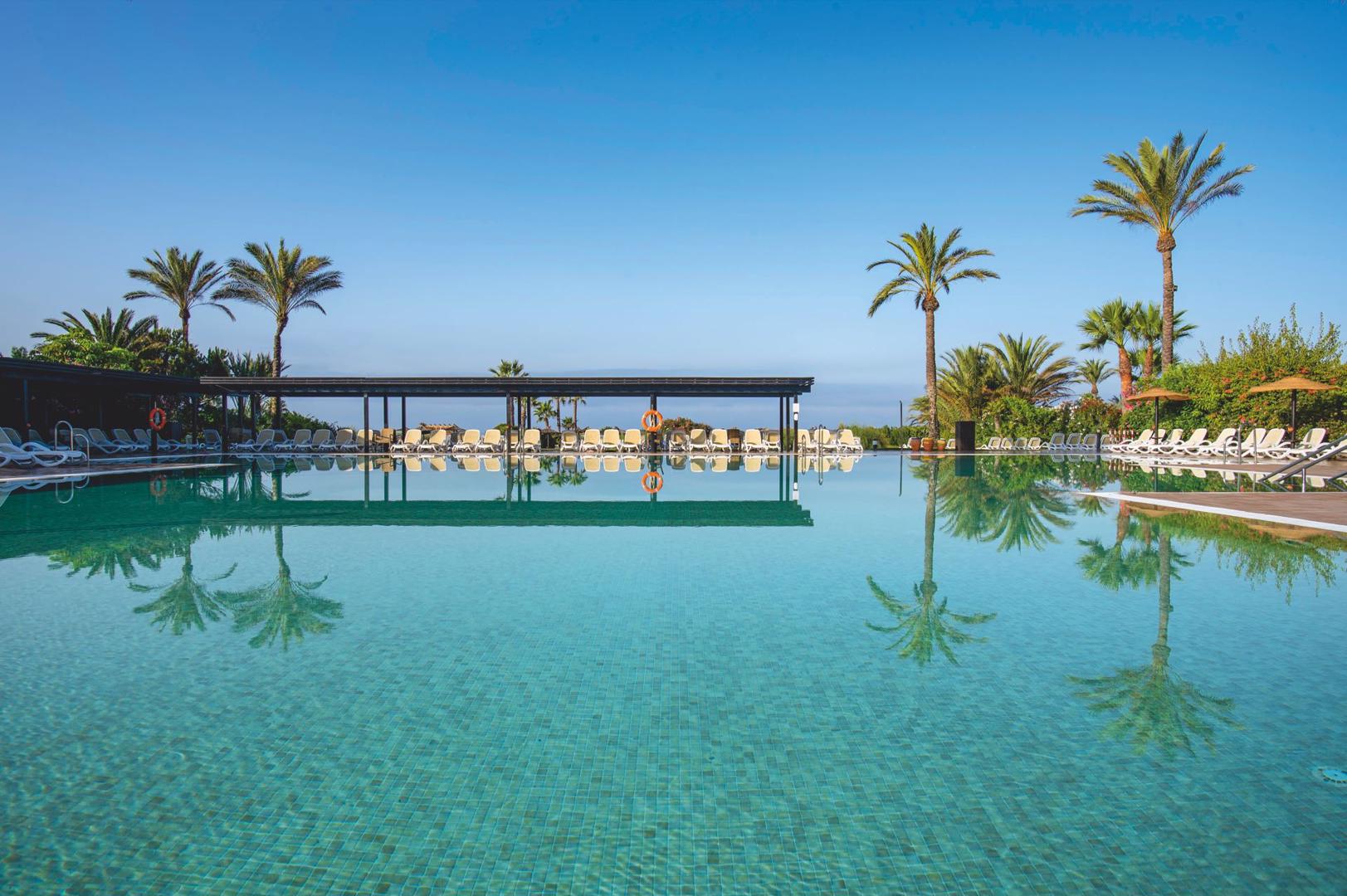 8 daagse vliegvakantie naar Impressive Playa Granada Golf in motril, spanje